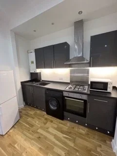 Flat Thurlestone Road in Greater London