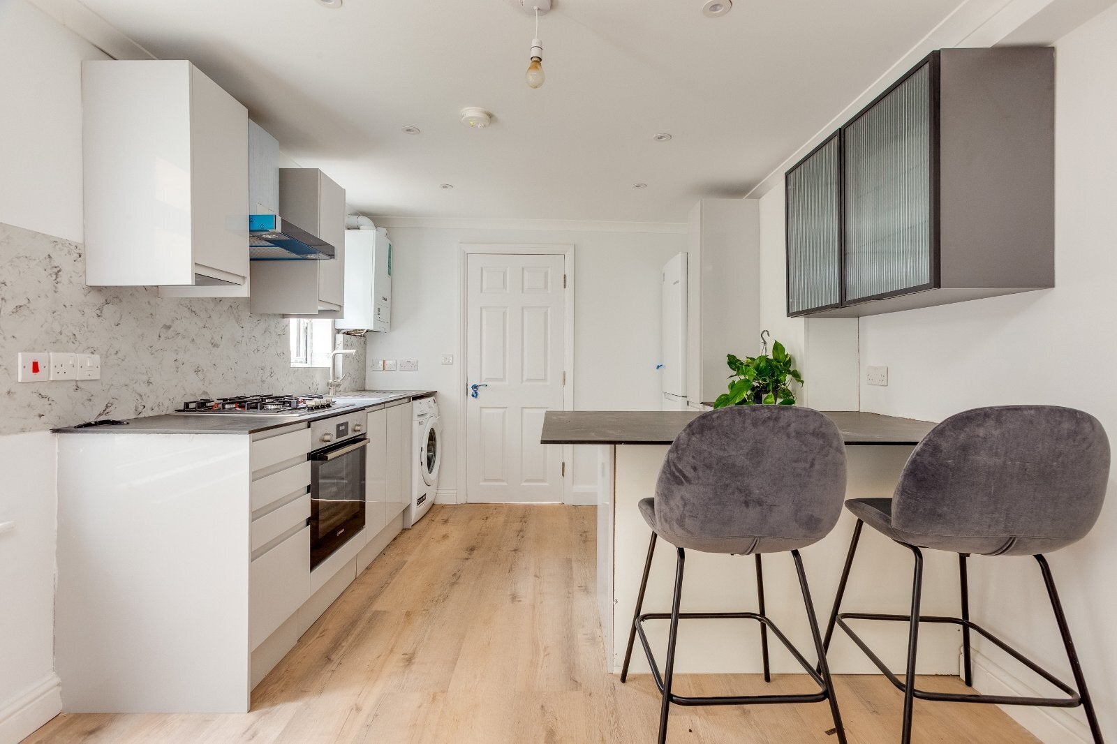 Flat Kelmscott Road in Greater London