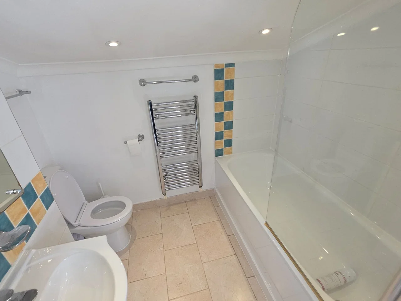 Room Essex Road in Hertsmere