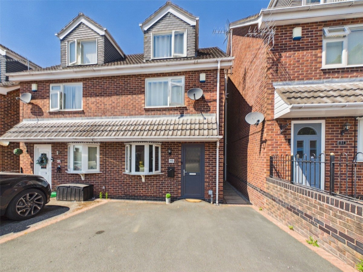 House Mundys Drive in Amber Valley
