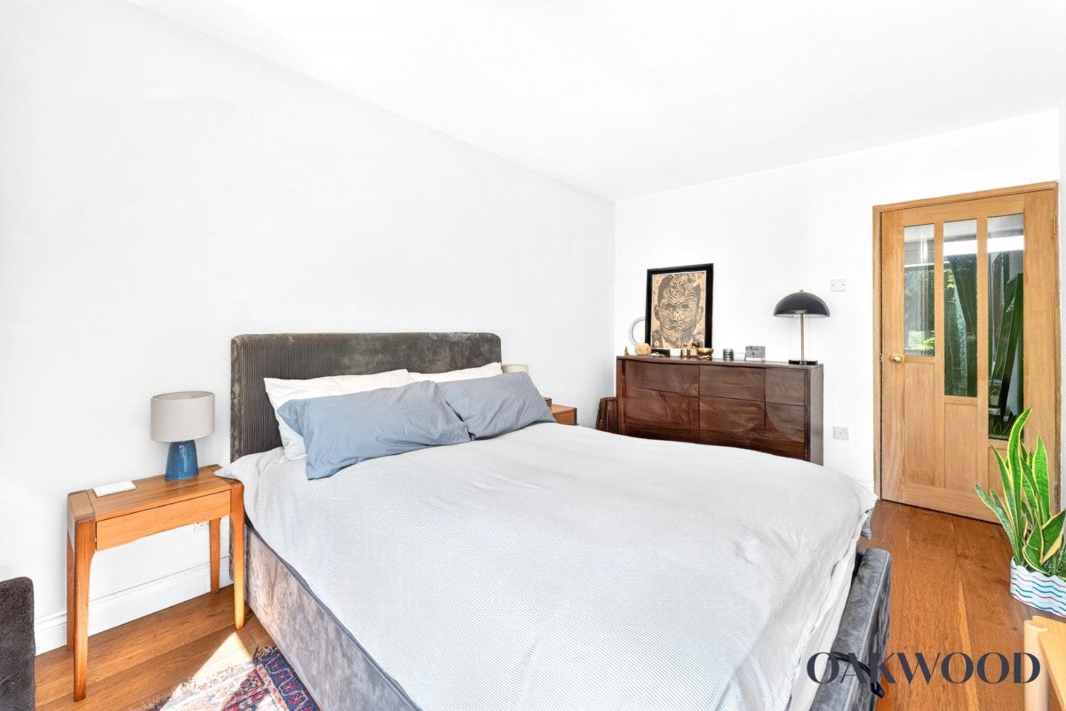 Flat Milton Grove in Greater London