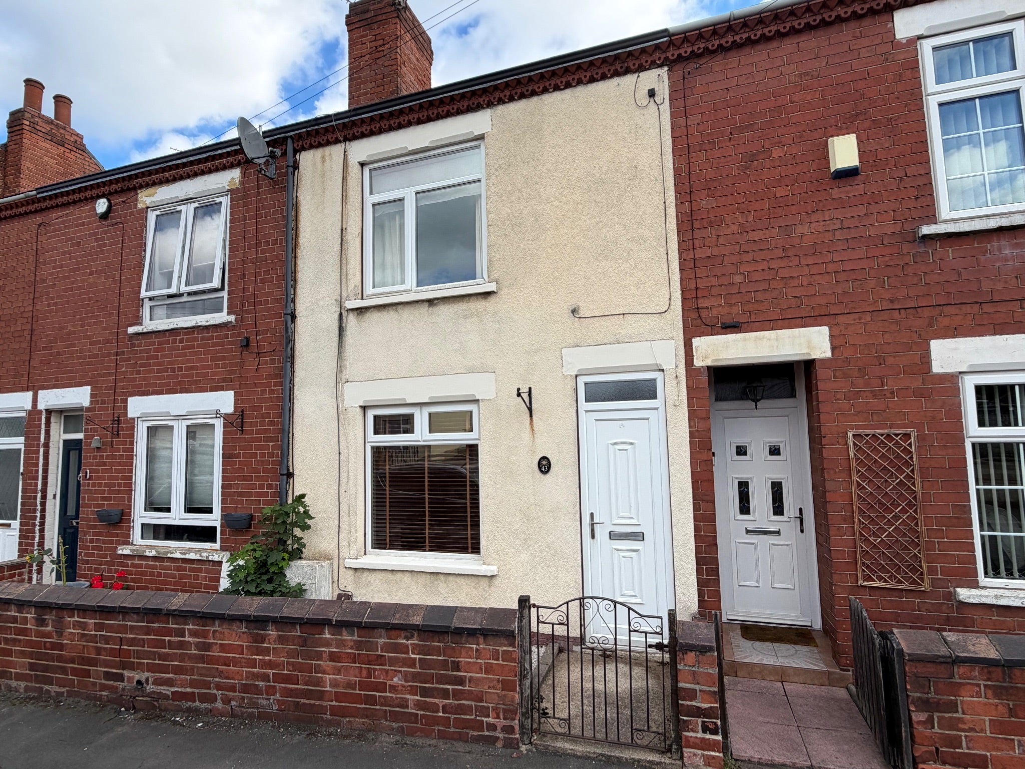 House Halmshaw Terrace in Doncaster
