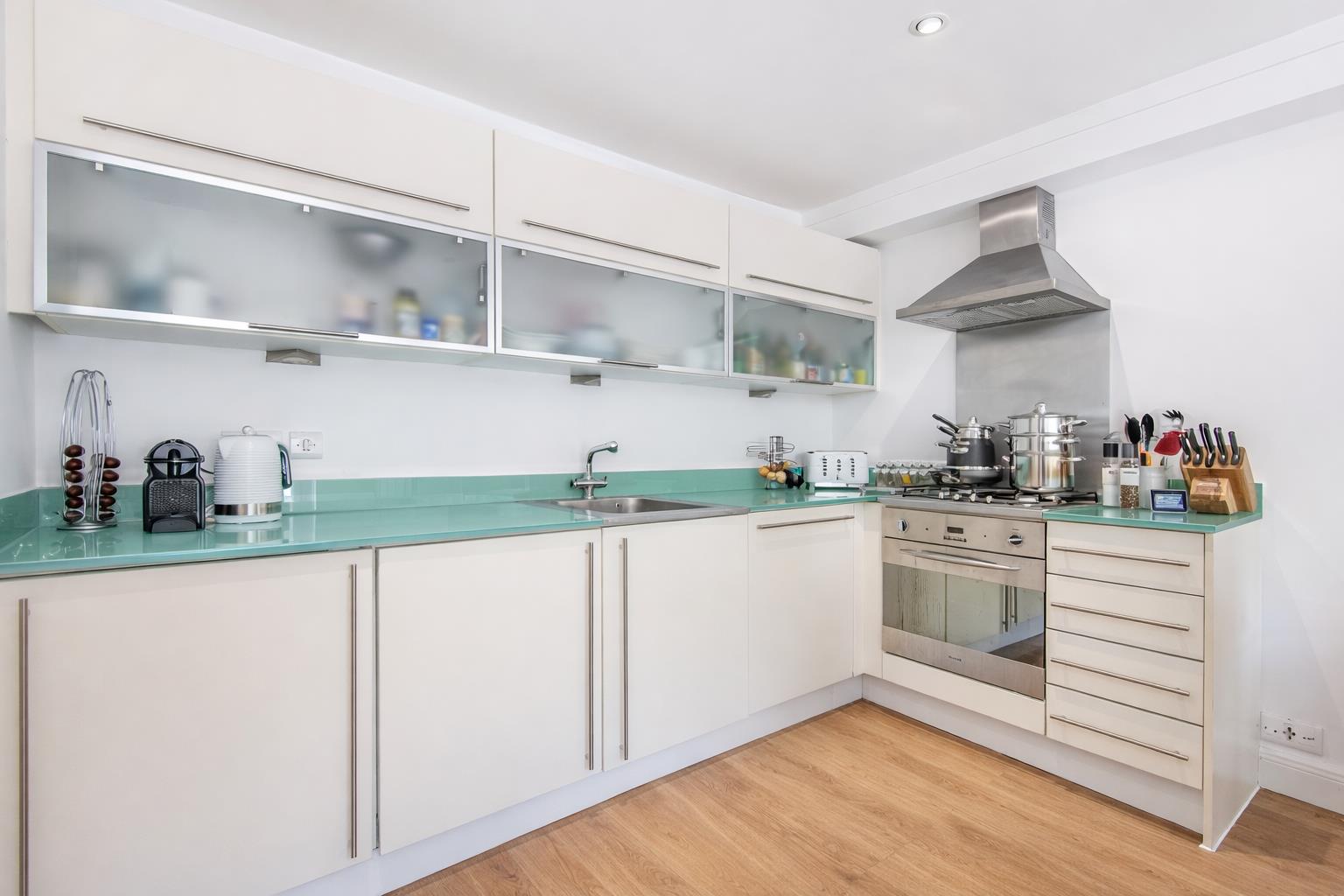 Room Hallam Street in City of Westminster