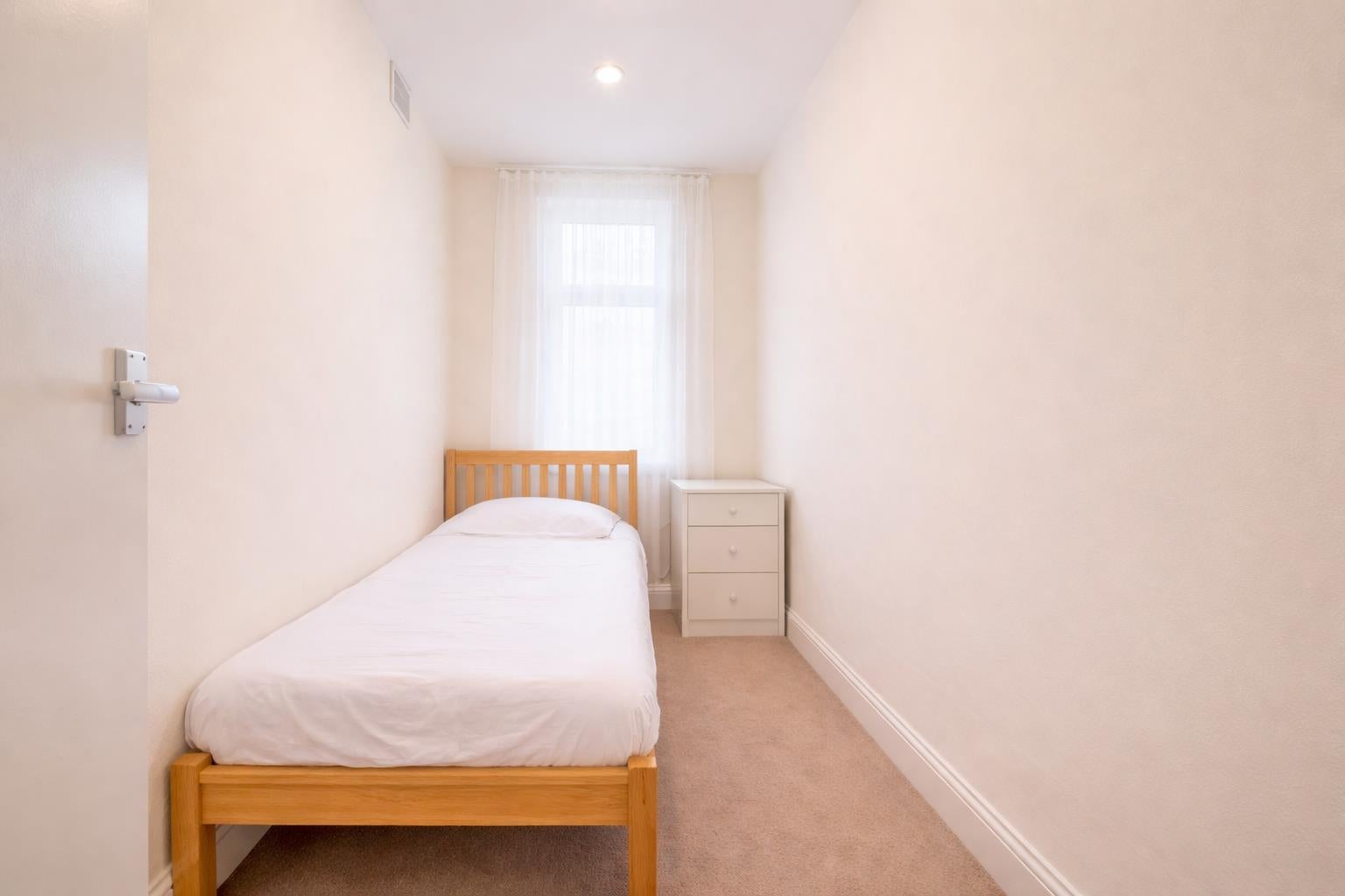 Room Hallam Street in City of Westminster