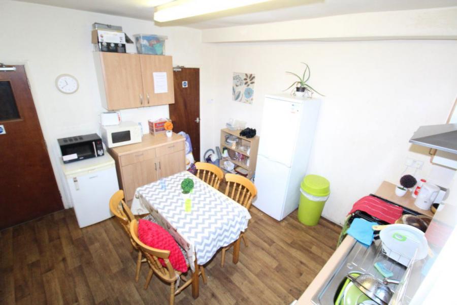 Room Edmund Road in Sheffield