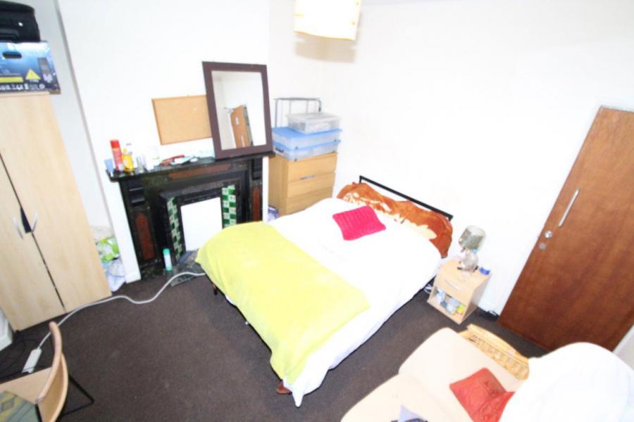 Room Edmund Road in Sheffield