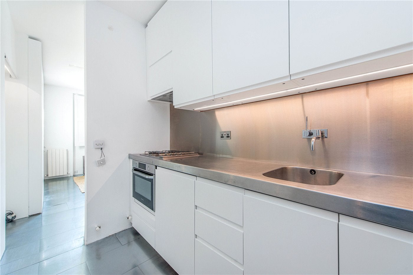 Flat Pembridge Villas in Greater London