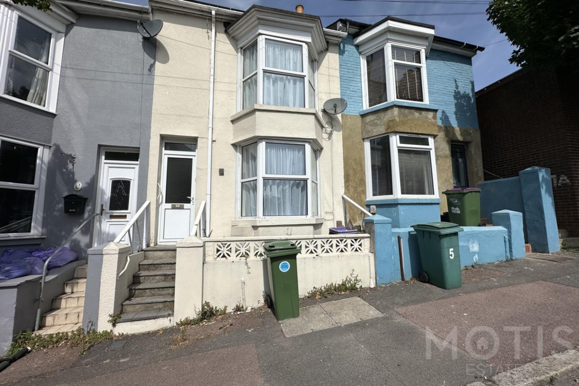 House Garden Road in Folkestone and Hythe District