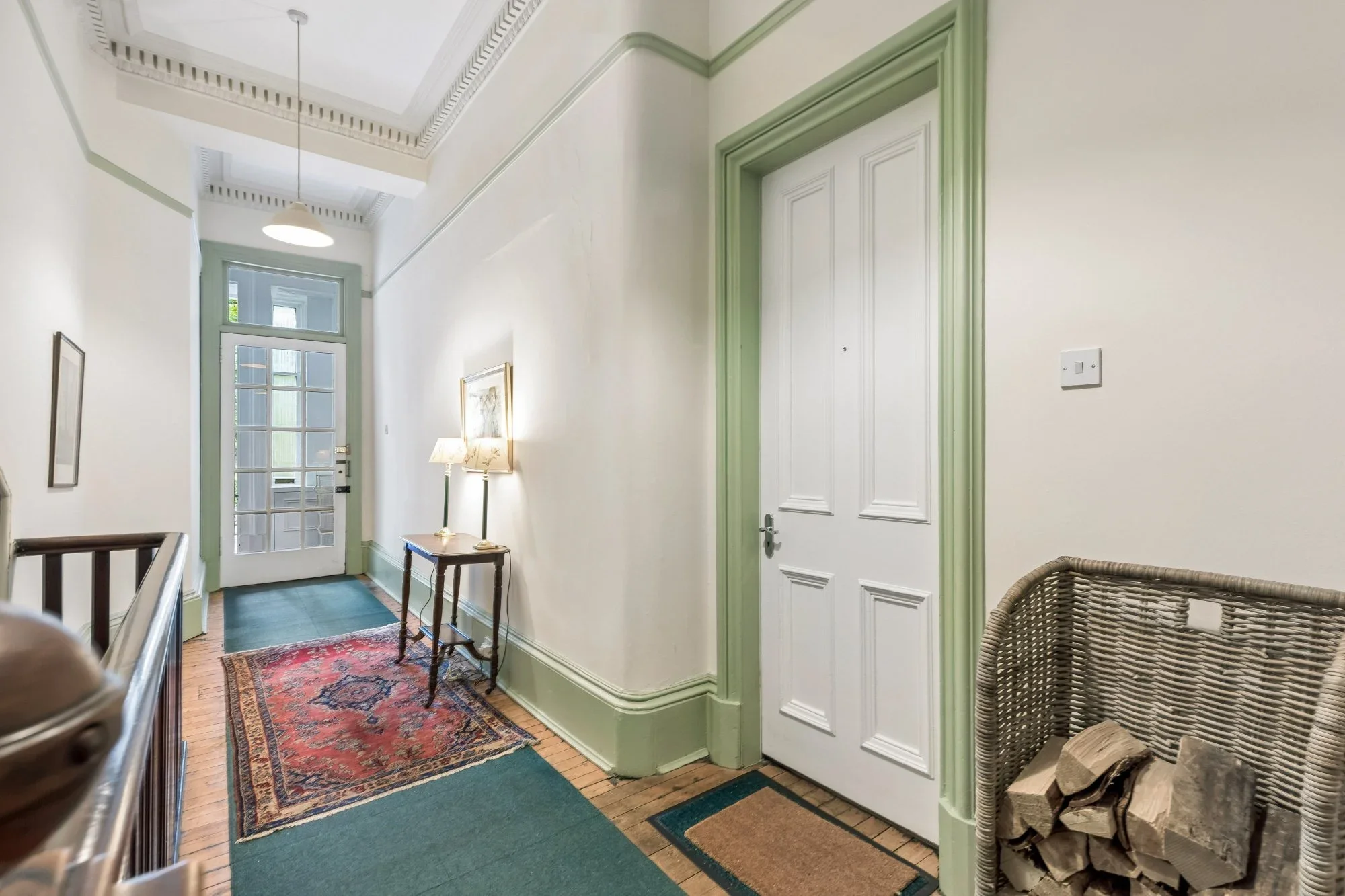 Flat Rosslyn Terrace in Glasgow