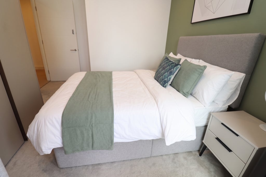 Room Globe Road in Greater London