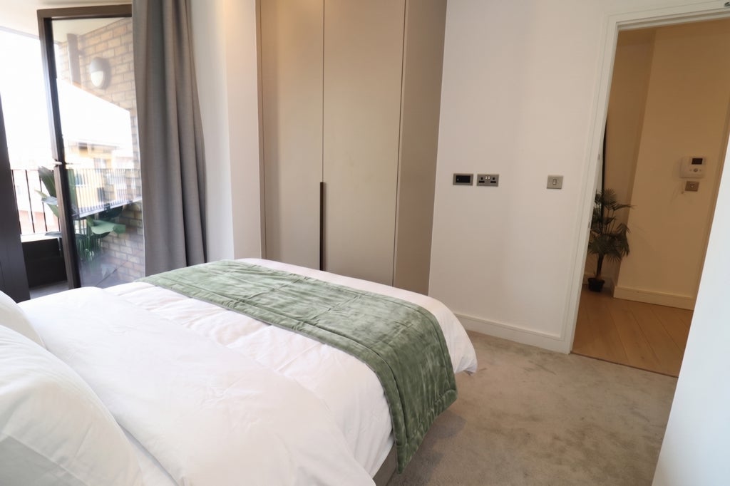 Room Globe Road in Greater London