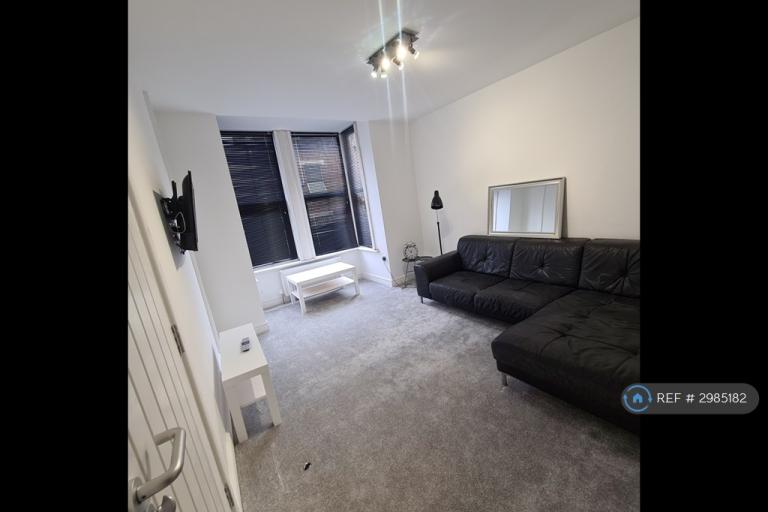 Flat Glossop Street in Leeds