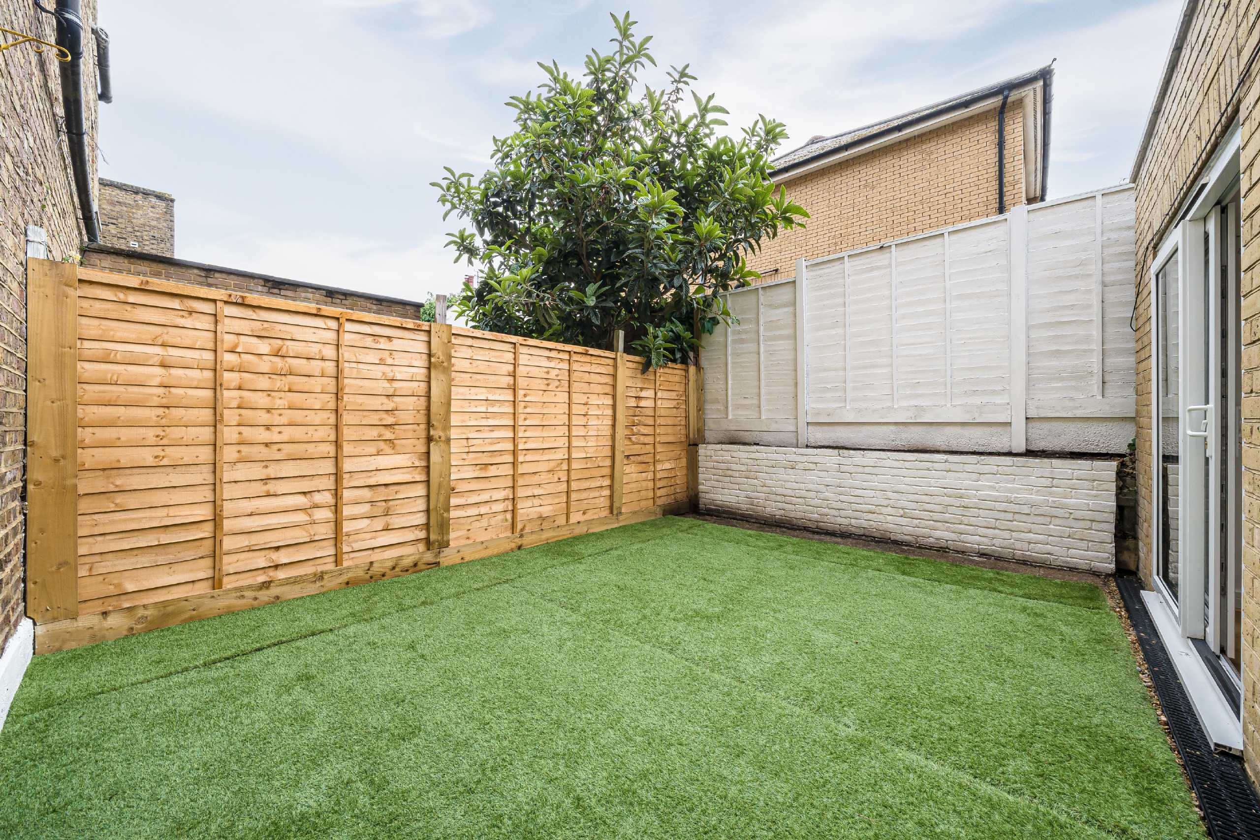 House Coldharbour Lane in Greater London