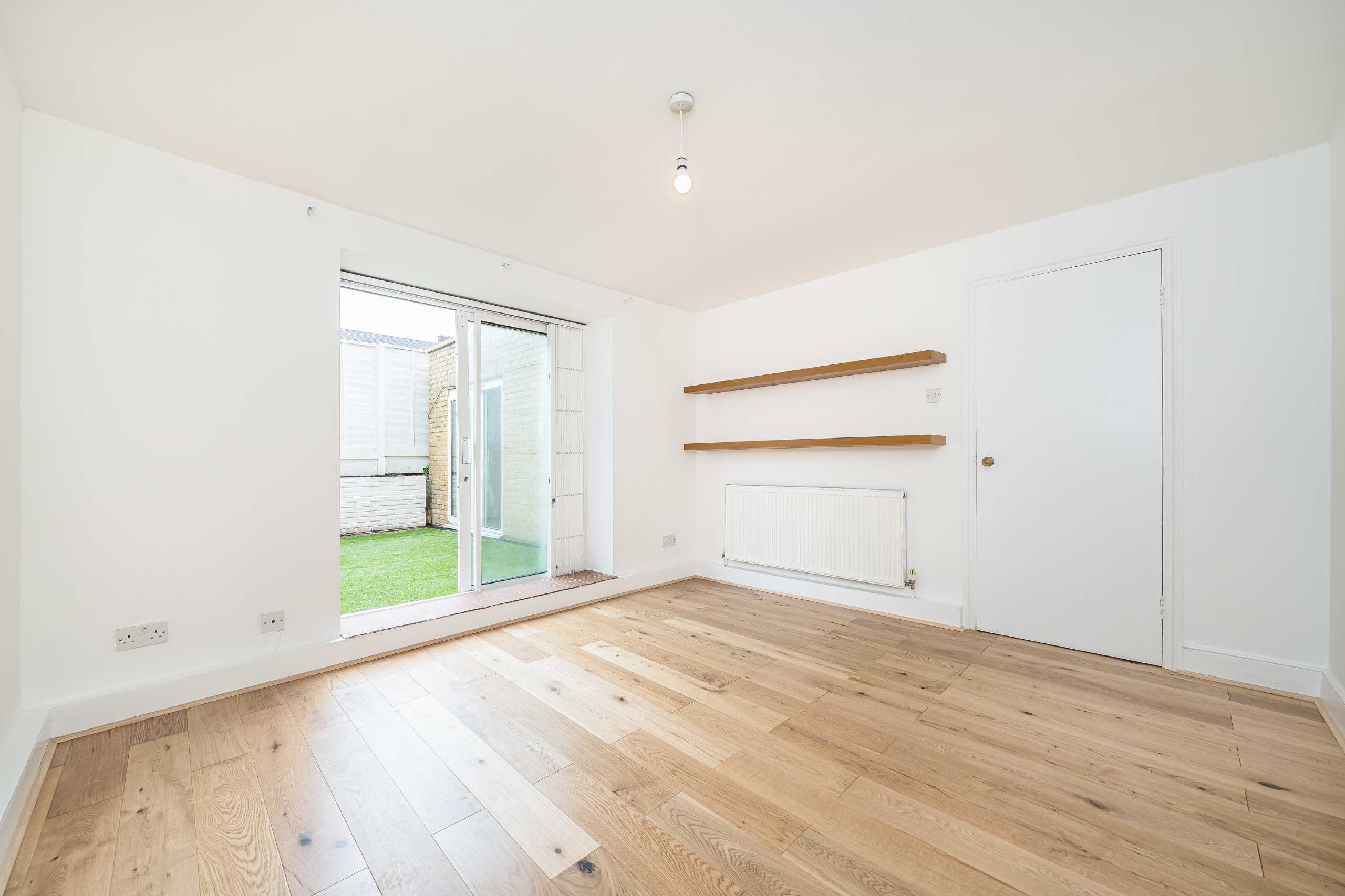 House Coldharbour Lane in Greater London