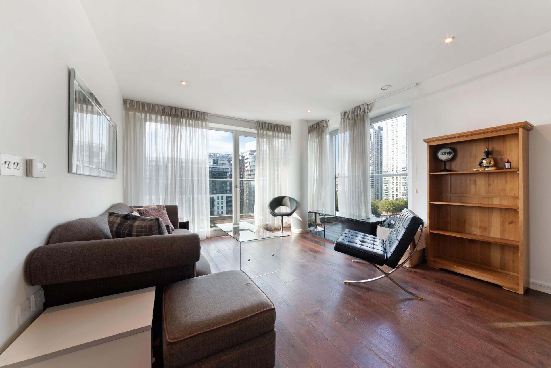 Flat Oakland Quay in Greater London