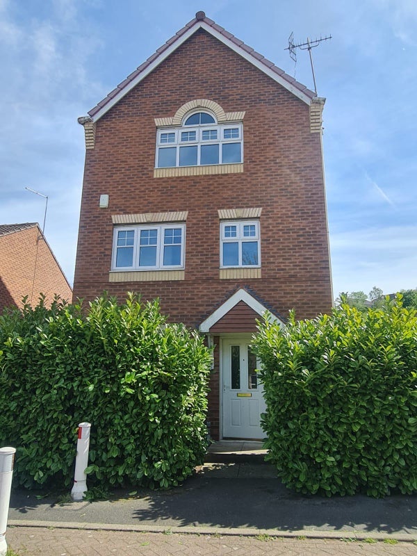 Flat Sapphire Street in Mansfield