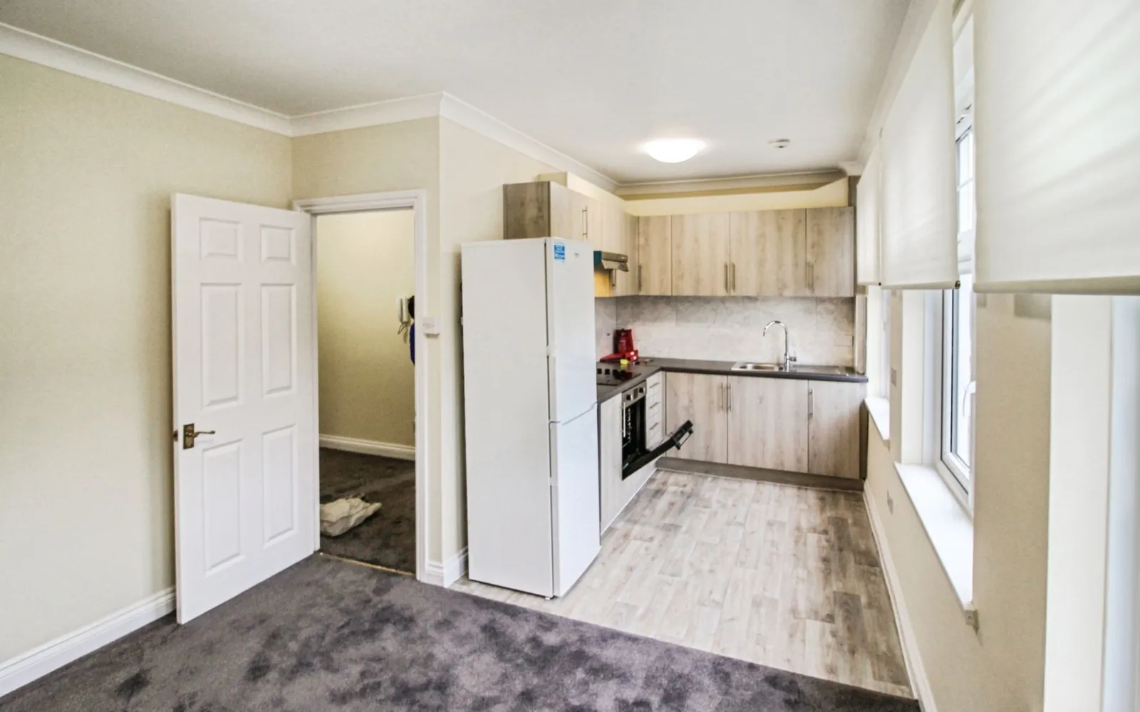 Flat Kenton Road in Greater London