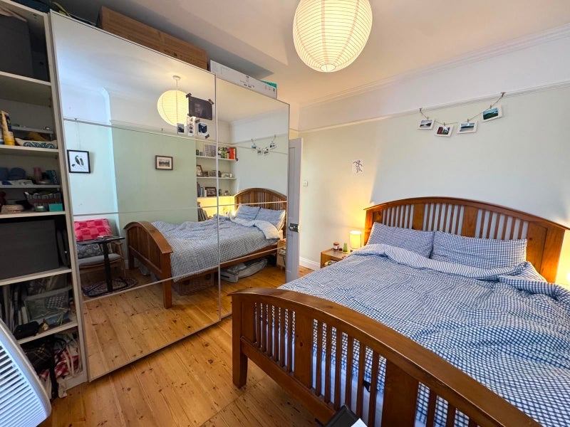 Room George Lane in Greater London