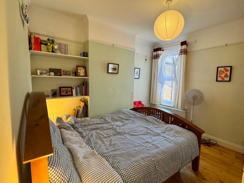 Room George Lane in Greater London
