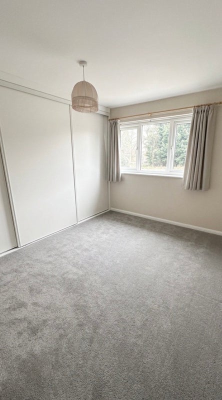 Flat Arosa Drive in Birmingham