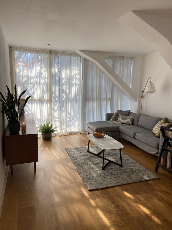 Flat Skypark Road in Bristol