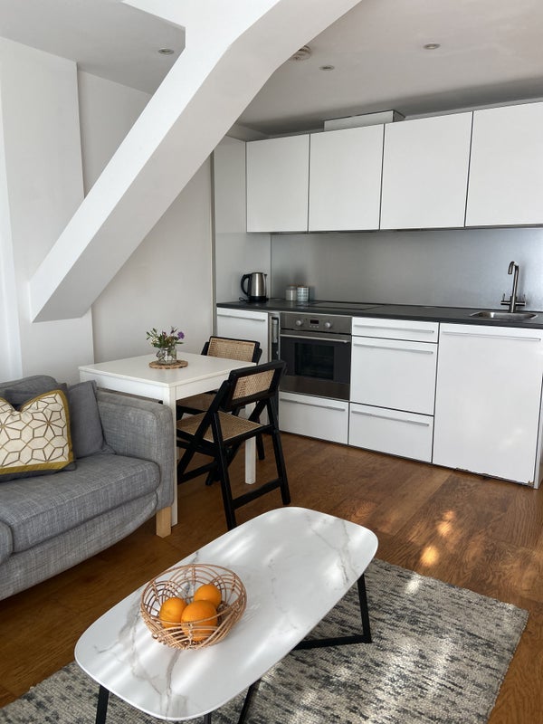 Flat Skypark Road in Bristol