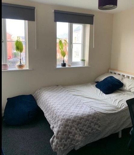 Room Beatrix Place in Bristol