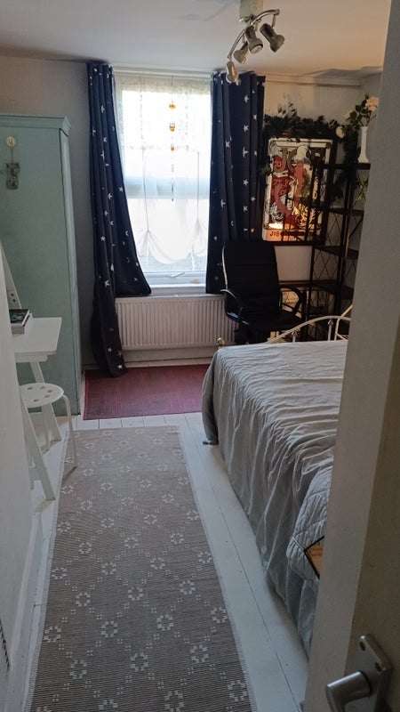 Room Hazel Road in Greater London