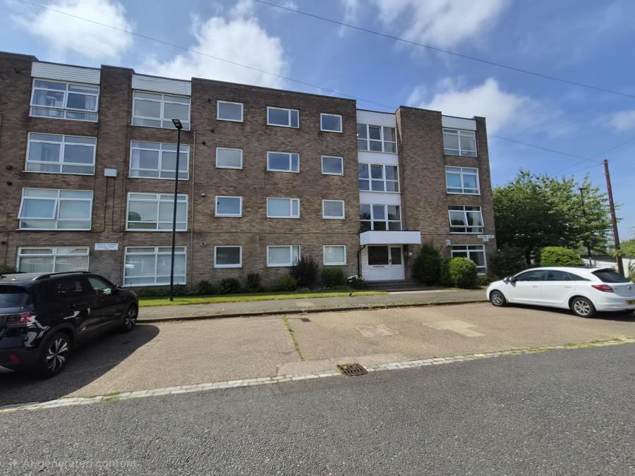 Flat Hunters Court in Newcastle upon Tyne