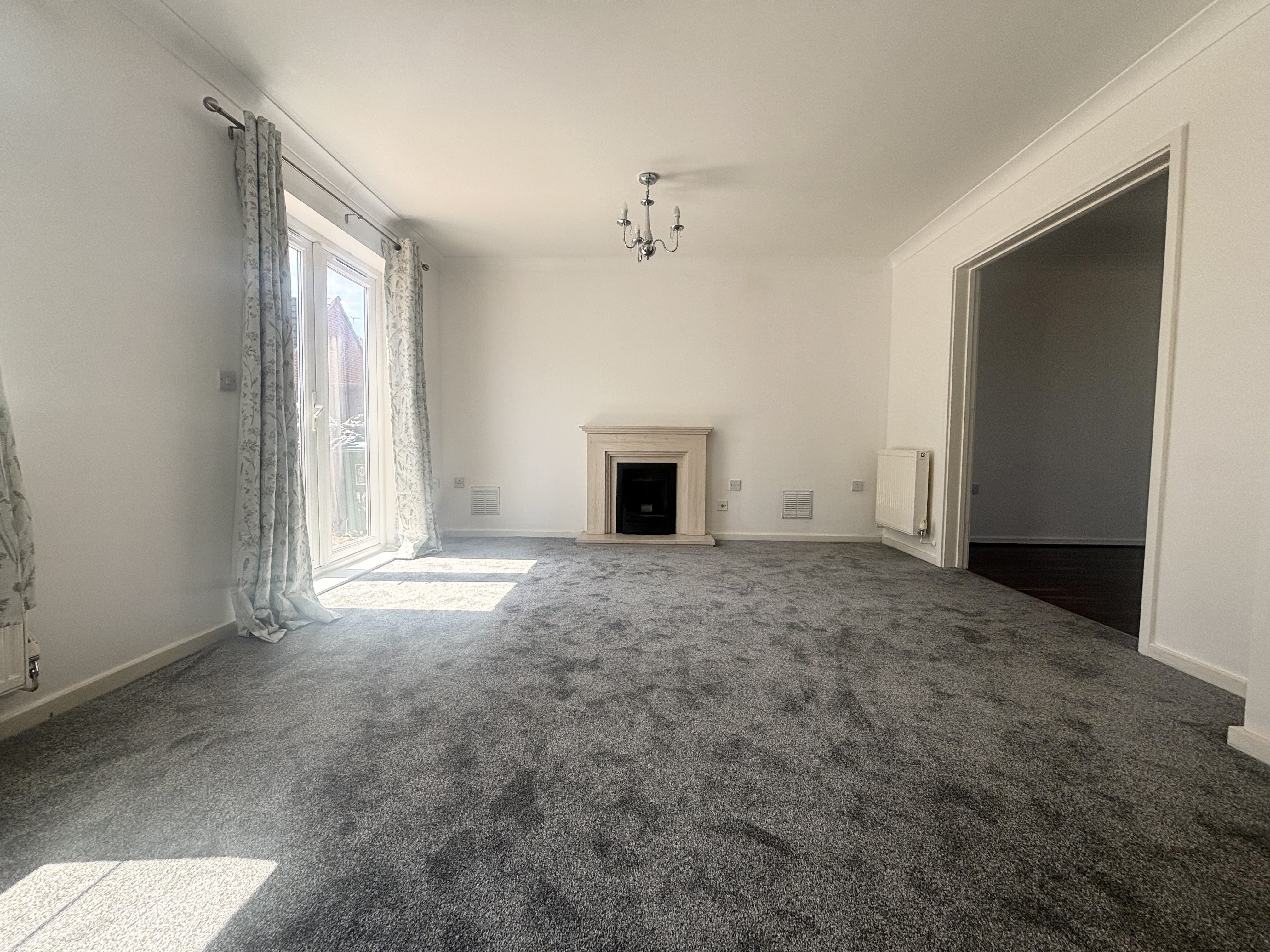 Flat Almond Tree Drive in Weston Turville