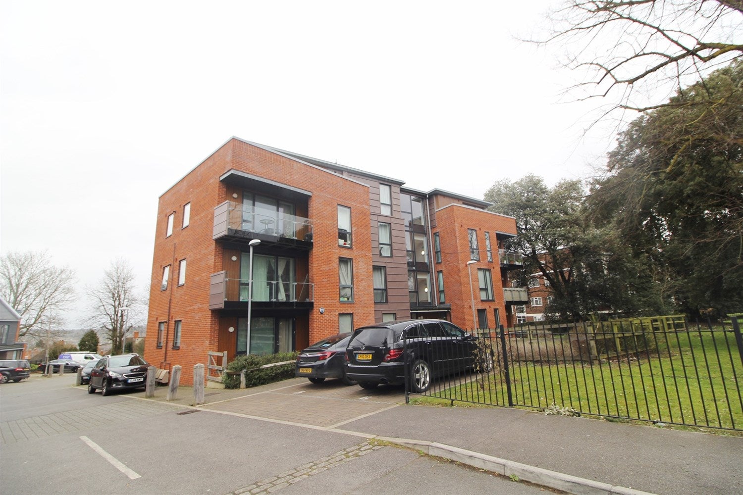 Flat Tilehurst Road in Reading