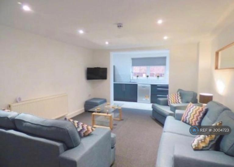 Room Hyde Road in Tameside
