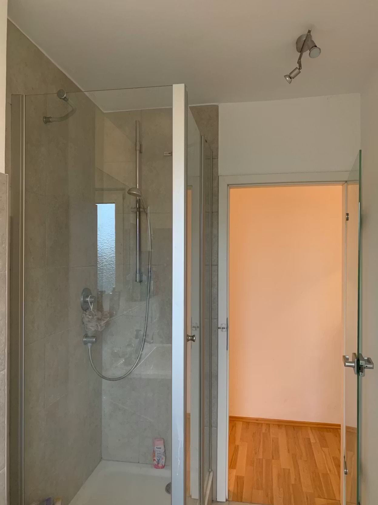 Zimmer Buschingstraße in München