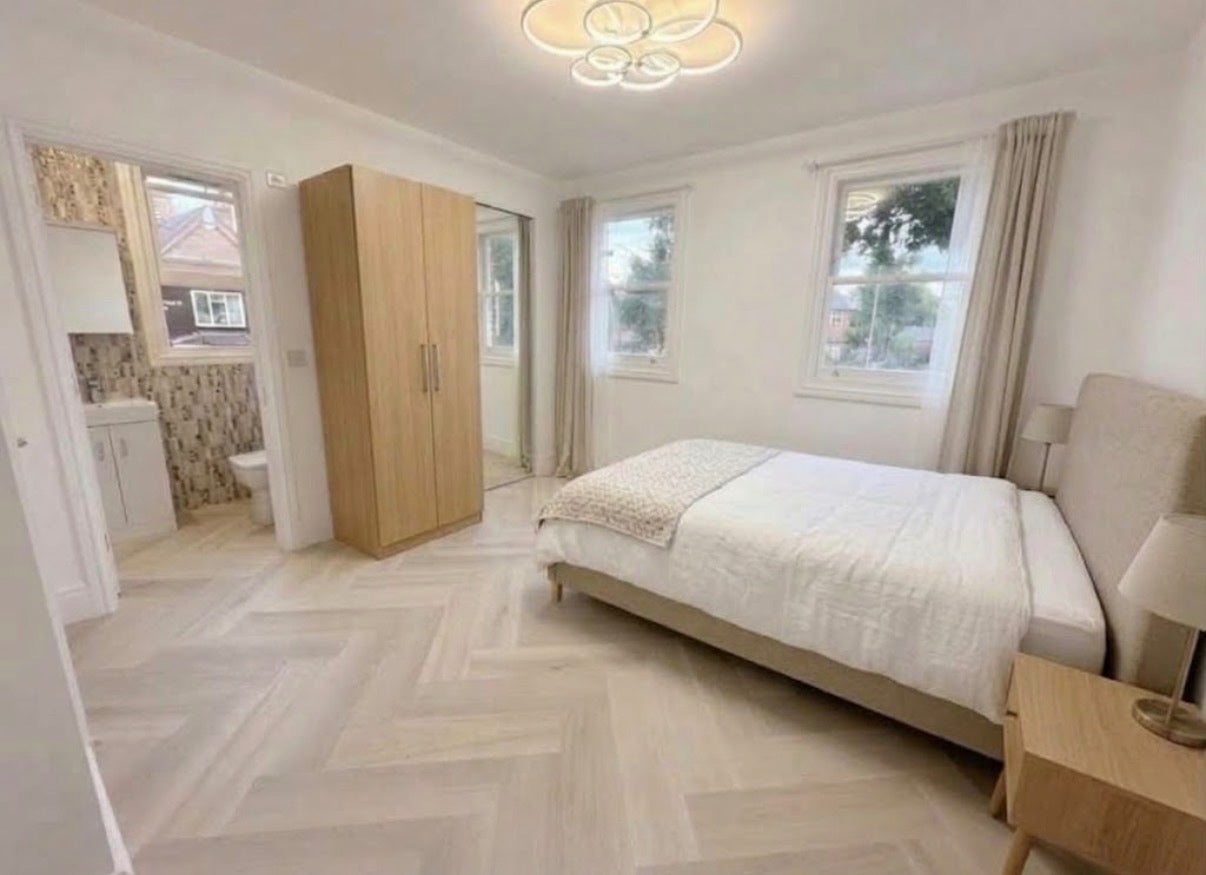 Flat Percy Road in Greater London
