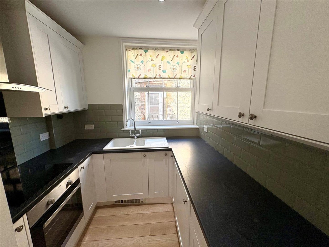Flat South Terrace in Arun