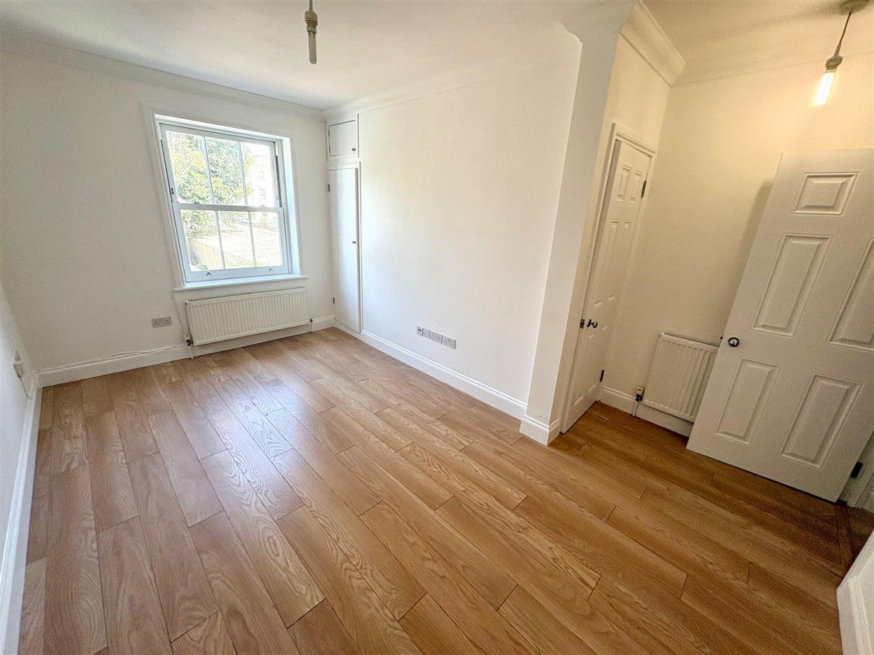 Flat South Terrace in Arun