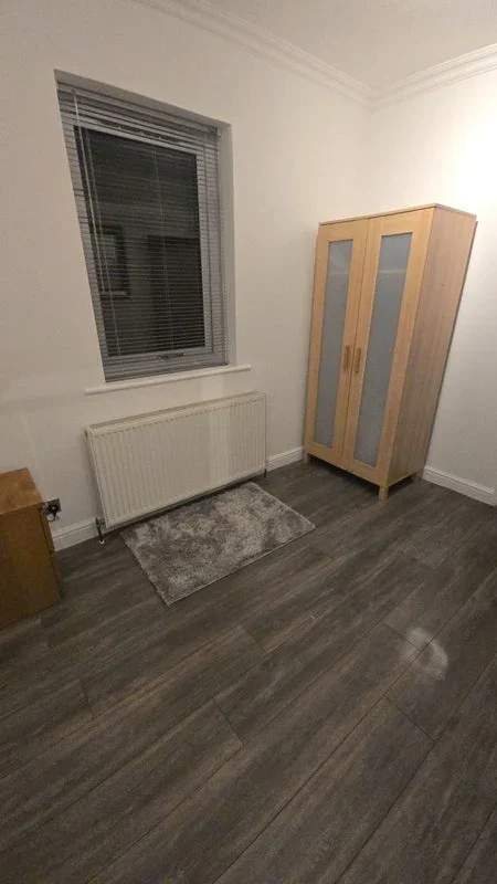 Room Medcalf Road in Greater London