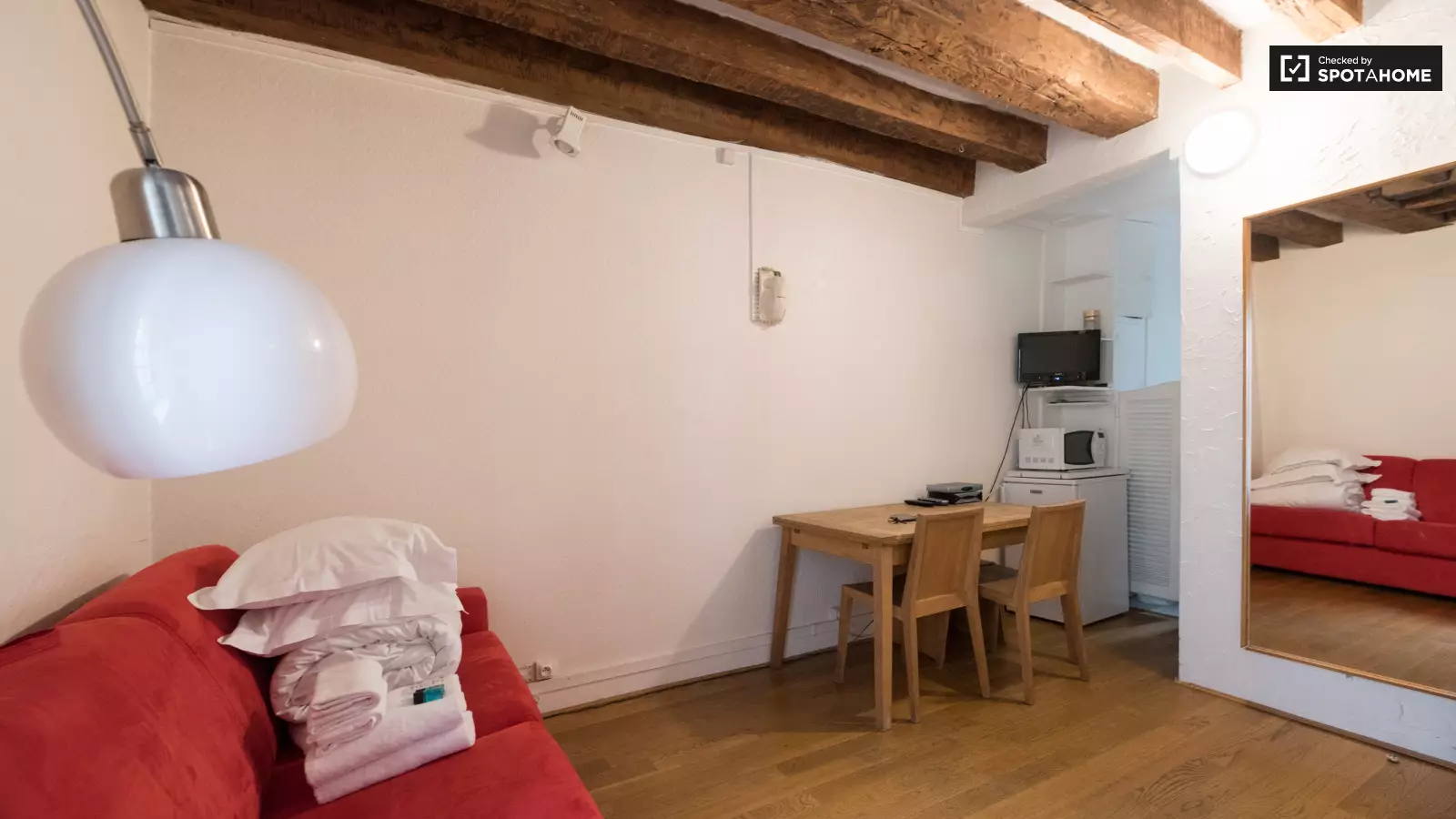 Flat Rue des Ciseaux in Paris
