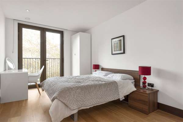 Flat Fetter Lane in City of London
