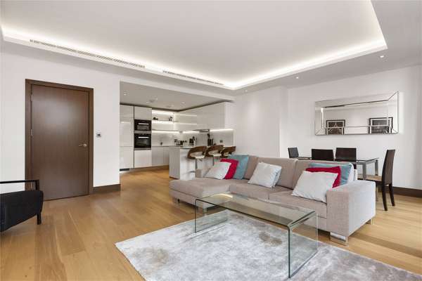 Flat Fetter Lane in City of London
