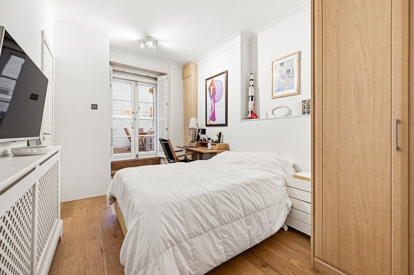 Flat Castle Lane in City of Westminster