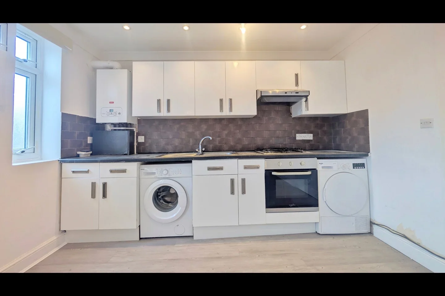 Flat Ruskin Road in Greater London
