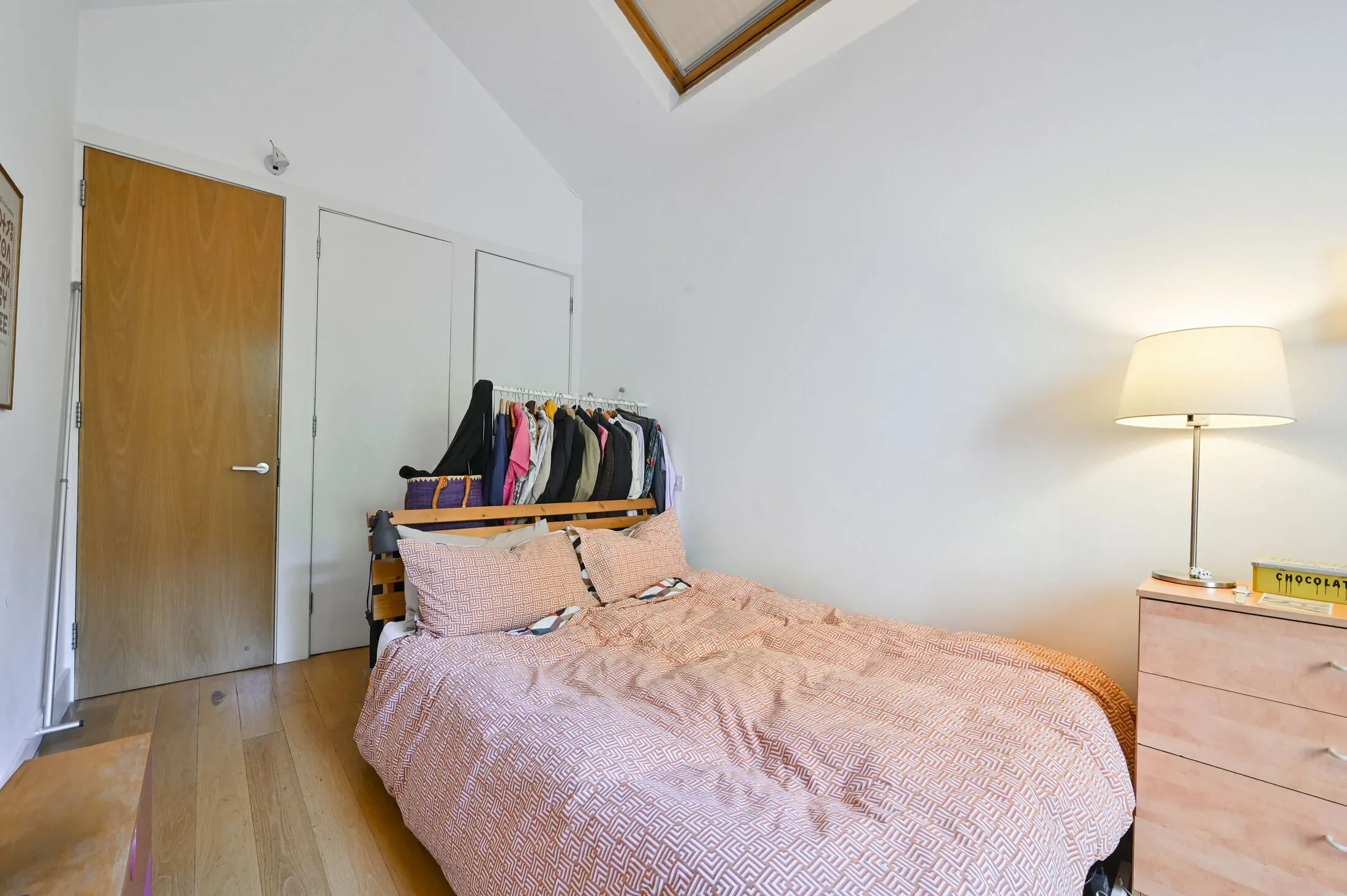 Flat Caledonian Road in Greater London