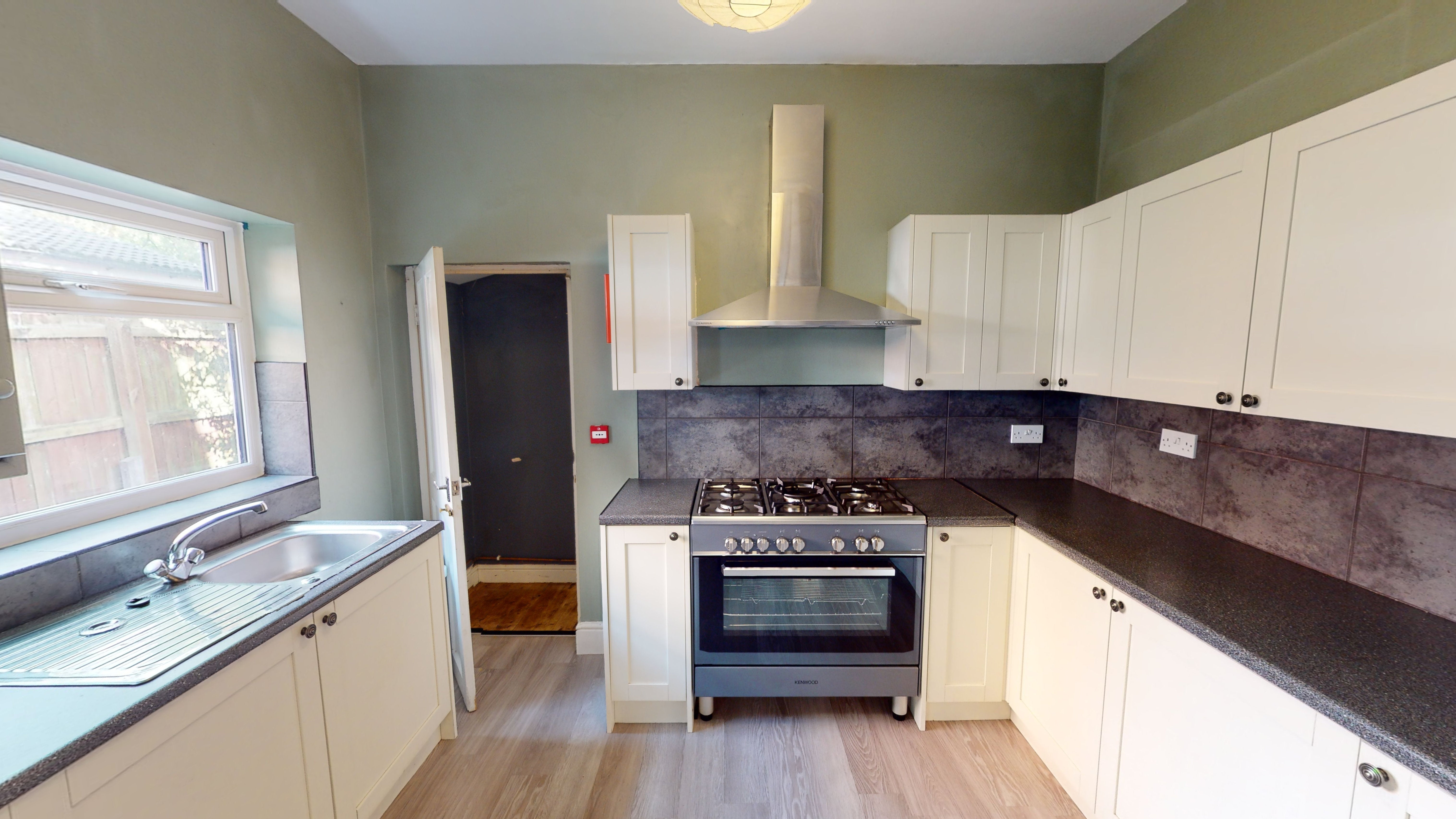 Room Summerfield Crescent in Birmingham