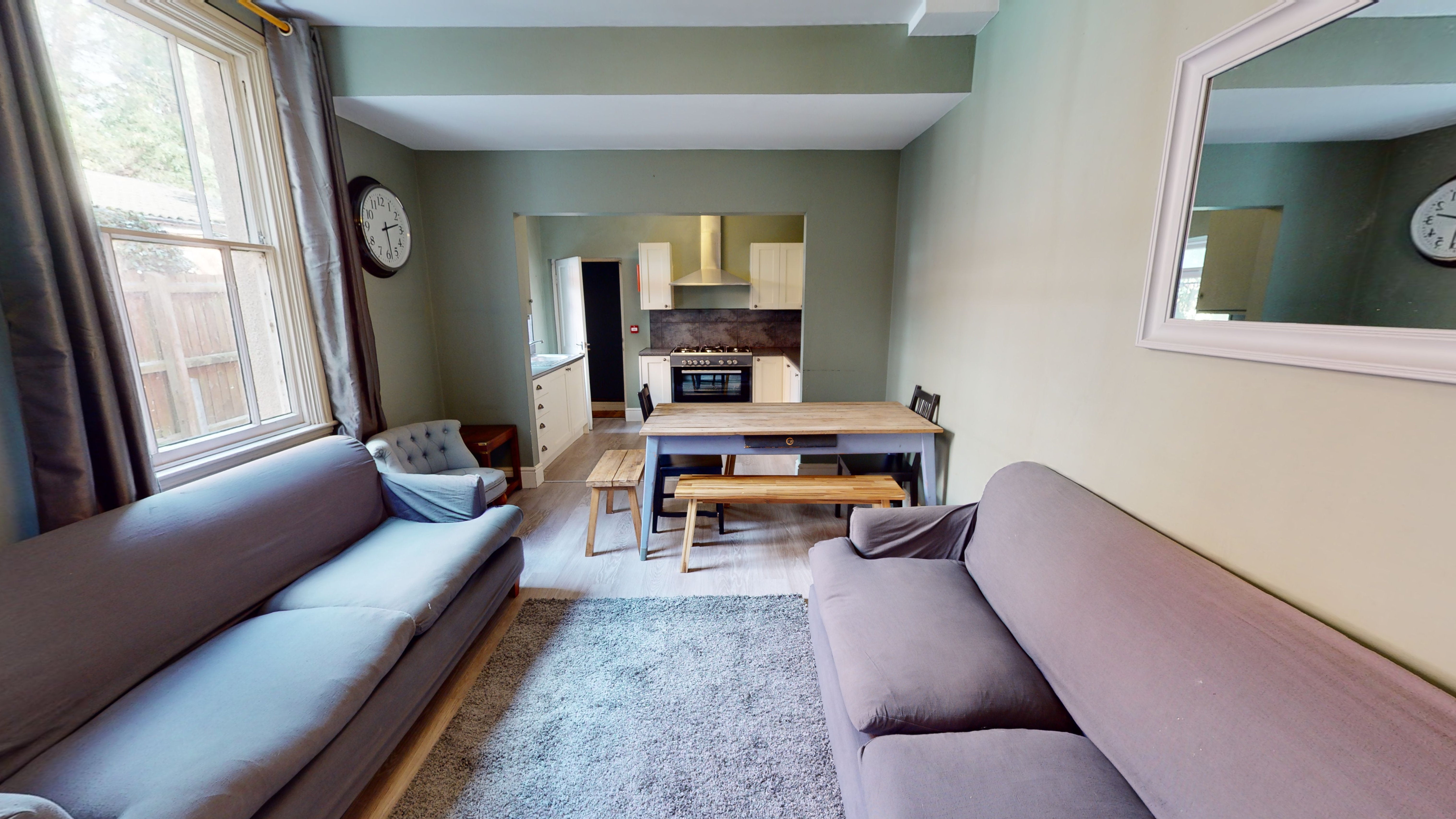 Room Summerfield Crescent in Birmingham