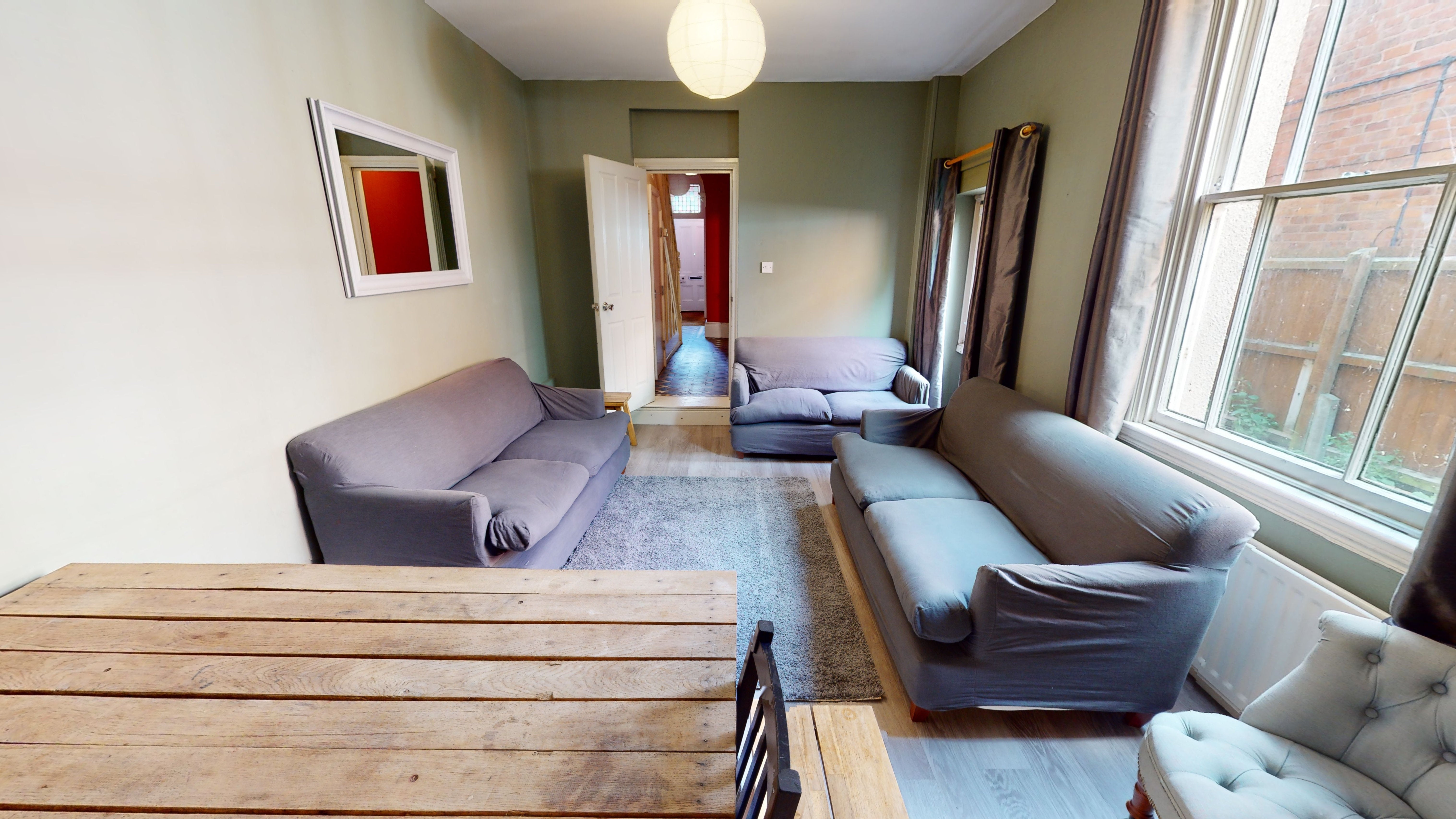 Room Summerfield Crescent in Birmingham