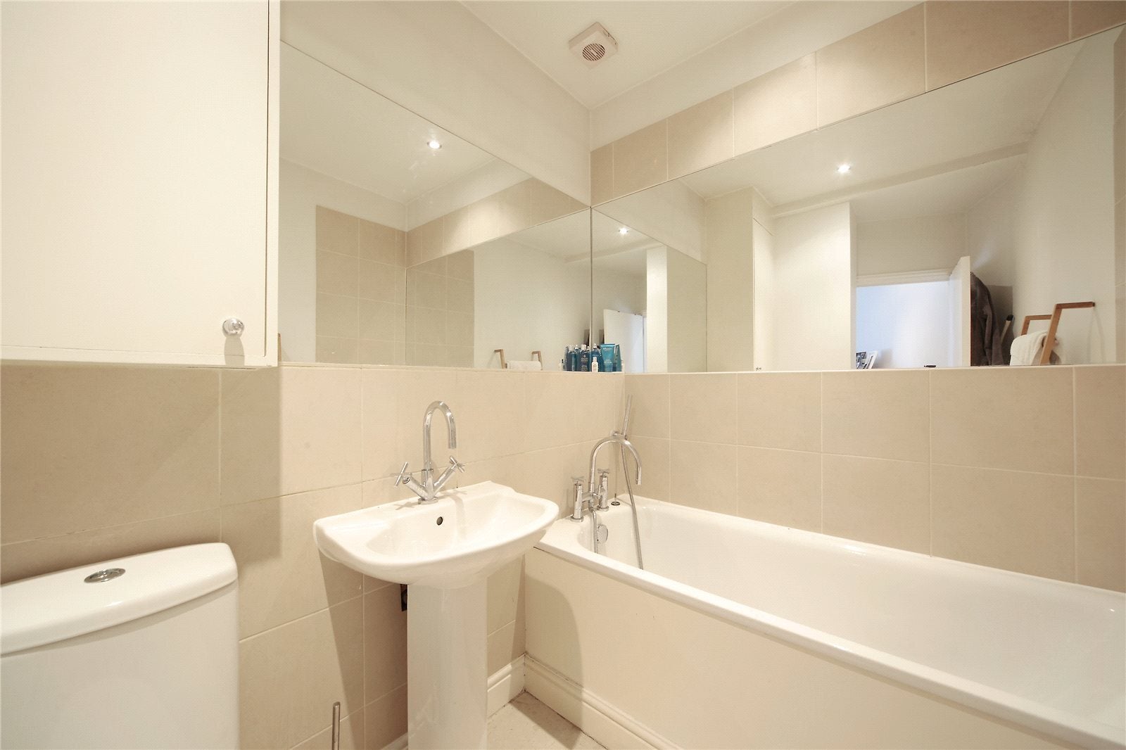 Flat Priory Mews in Greater London