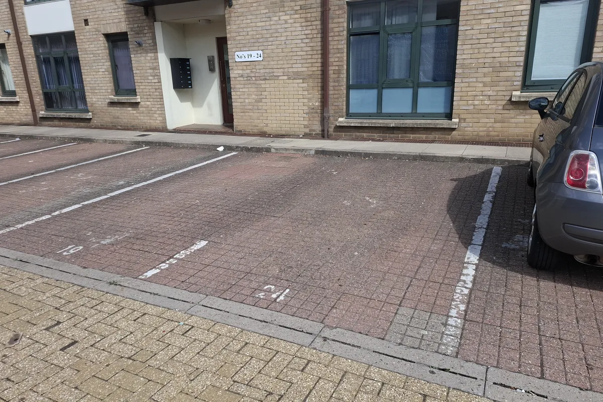 Flat Corner Hall in Dacorum