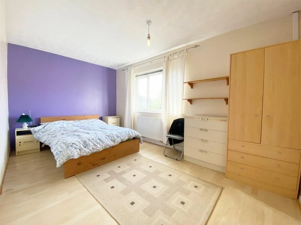 Flat Sunbury Grove in Kirklees
