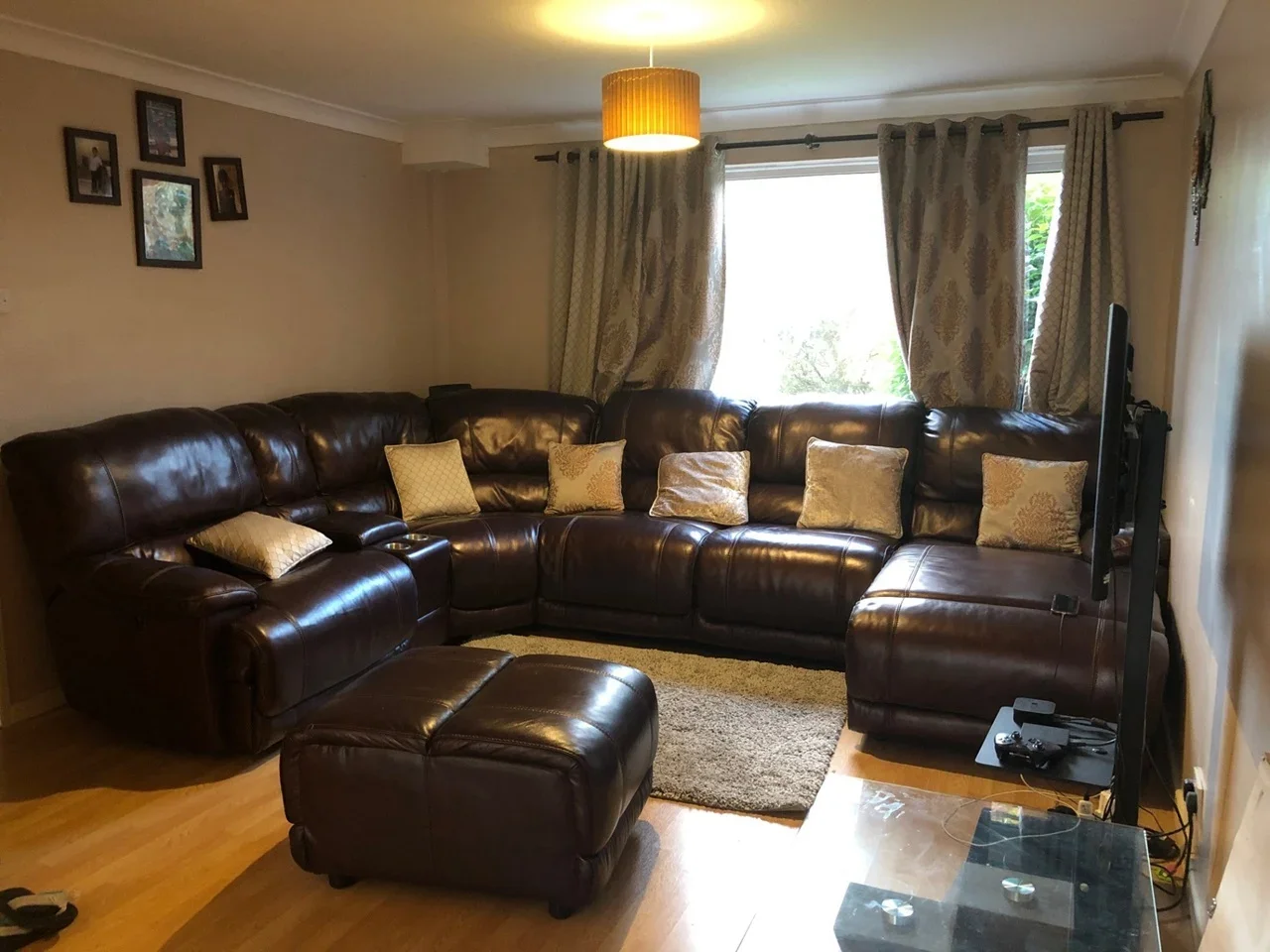 House Hamilton Crescent in Brentwood